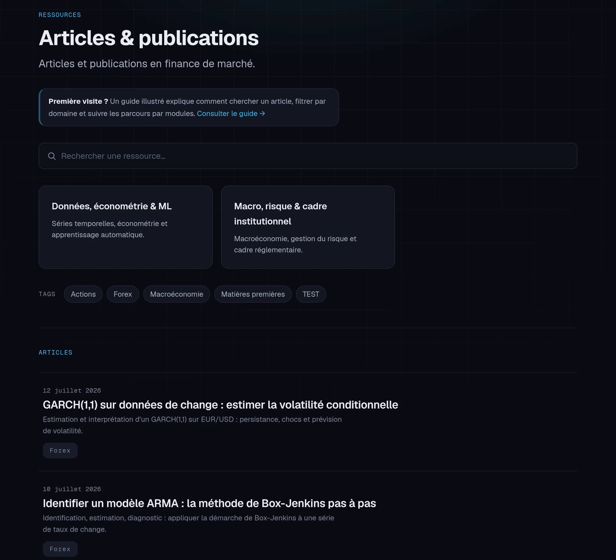 Capture d’écran de la page Ressources : champ de recherche, vignettes des domaines et liste des derniers articles.